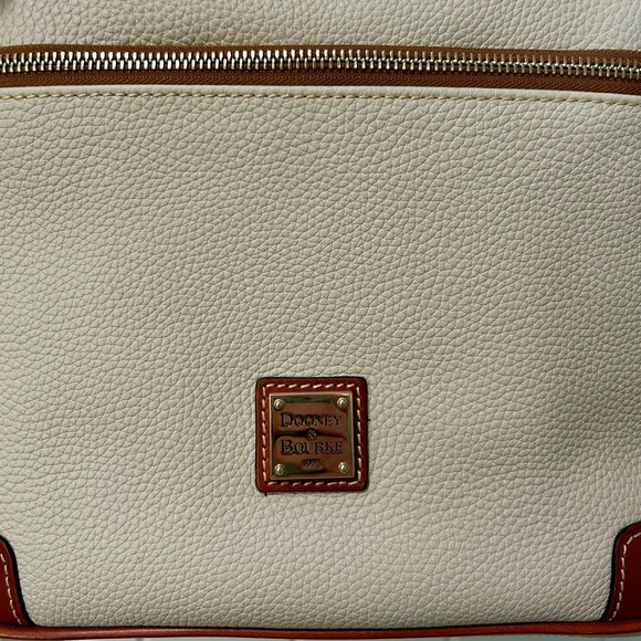 Dooney & Bourke Pebble Grain Crossbody in Bone NWOT - Picture 4 of 11